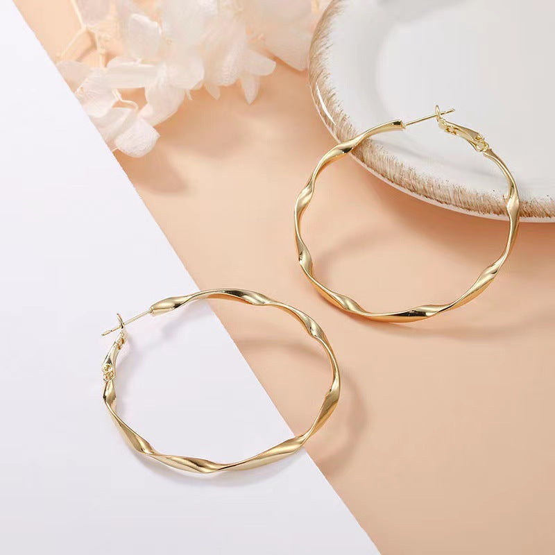 Earrings Twisted Hoops 5 cm.